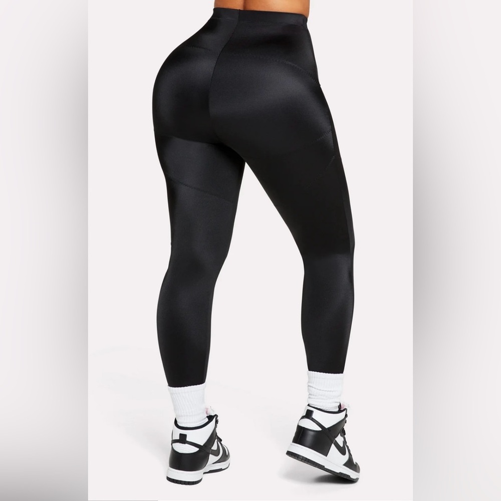 Fabletics Yitty Headliner Shaping High Waisted Legging